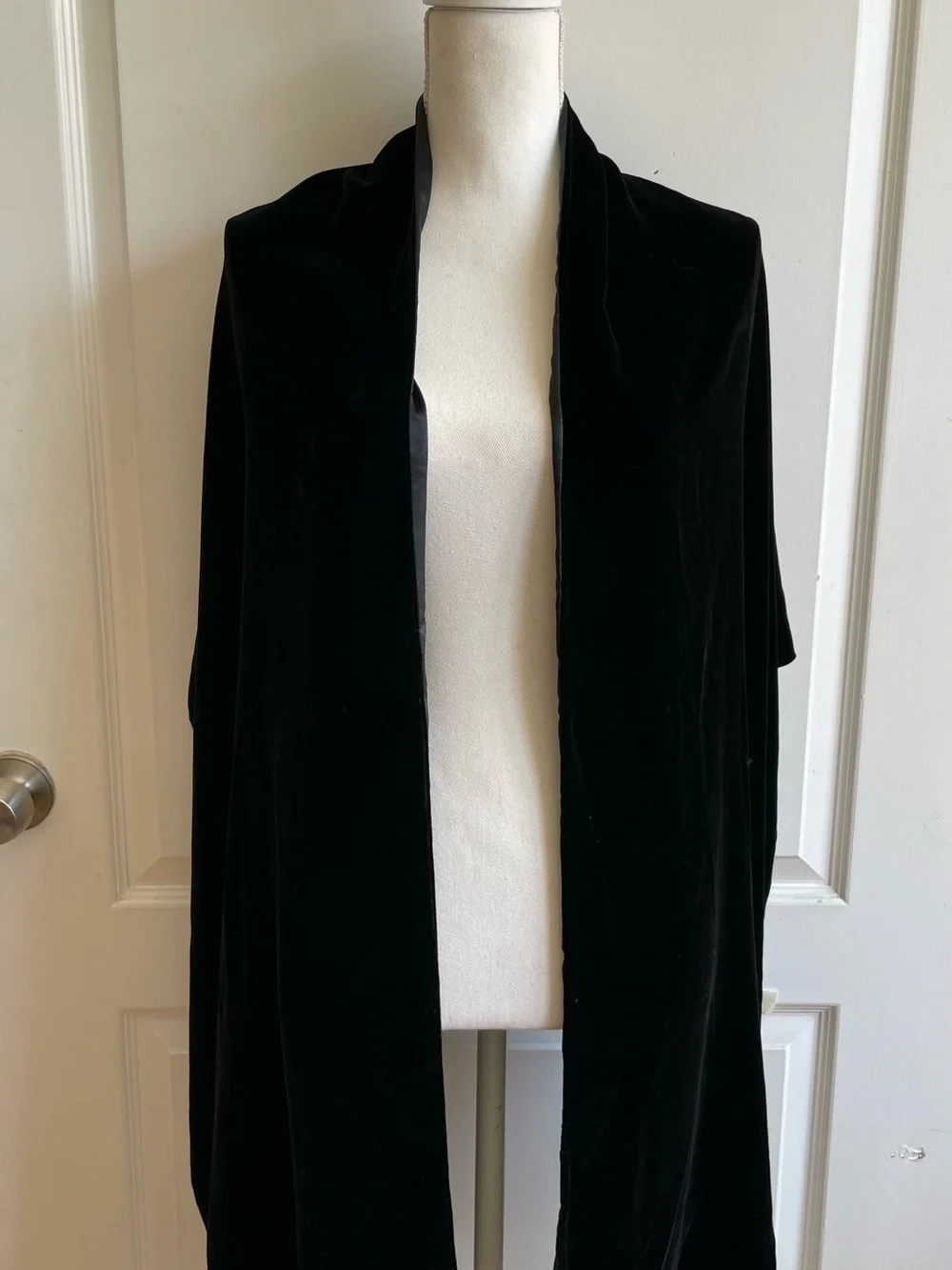 Vintage Ann Taylor Silk Blend Velvet Wrap Scarf Cape 20”x80” Evening Opera